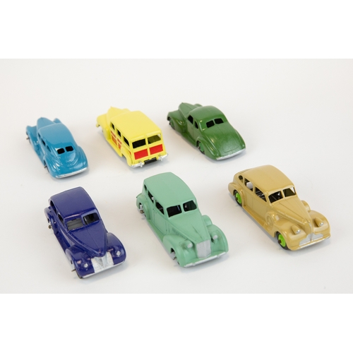 332 - 6 well restored Dinky Toys. 5x 39 Series American Cars, Chrysler Royal Saloon, Packard Super 8 Toure... 