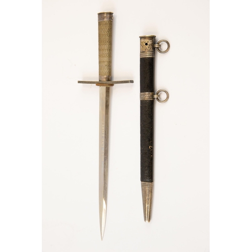 117 - A Third Reich Hitler Youth Leader's dagger, the blade etched with RZM mark and 