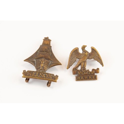 140 - WWI Royal Naval Division Nelson Bn officer's cap size bronze collar badge with 3 lugs (one lug bent)... 