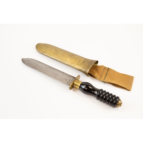 301 - A British diver's knife, double edged blade 7½