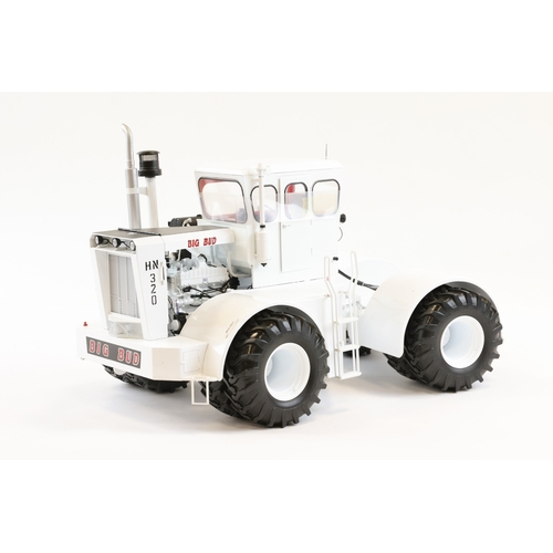 205 - An impressively large 1:16 scale Universal Hobbies American BIG BUD HN320 heavy duty Tractor. Design... 