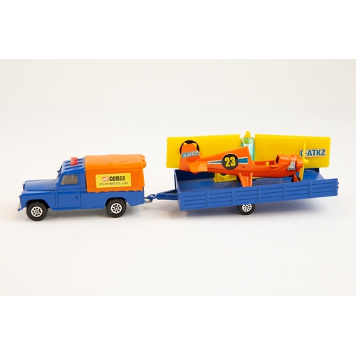 291 - Corgi gift set 19, Land Rover, Nipper aircraft and trailer. Set contains blue Land Rover with orange... 