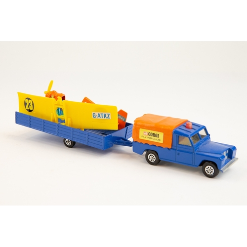 291 - Corgi gift set 19, Land Rover, Nipper aircraft and trailer. Set contains blue Land Rover with orange... 