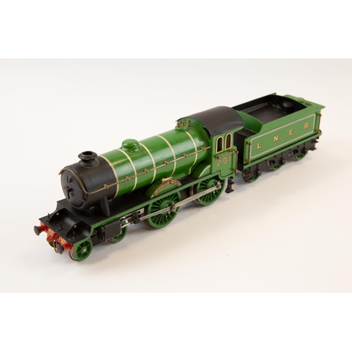 46 - A restored Hornby style O Gauge 3-rail LNER 4-4-0 Tender Locomotive 