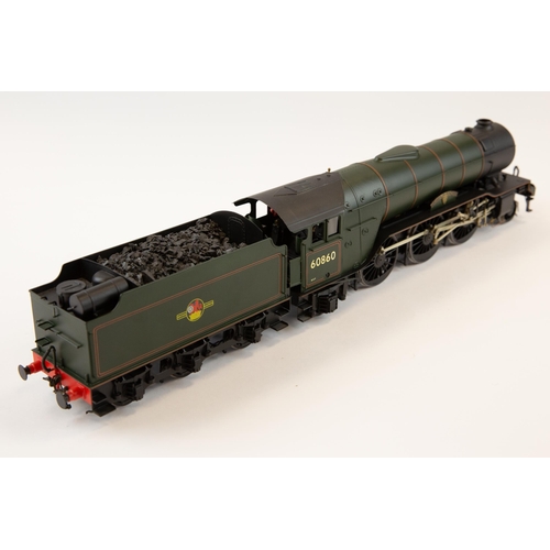 52 - A fine Ellis Clark Trains 2-rail O gauge electric BR Class V2 2-6-2 Tender Locomotive 