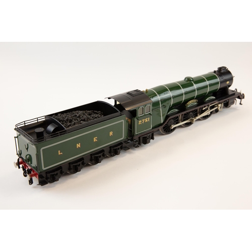 55 - Modern Bassett-Lowke 2-rail O gauge LNER A3 Pacific Class 4-6-2 Tender Locomotive 