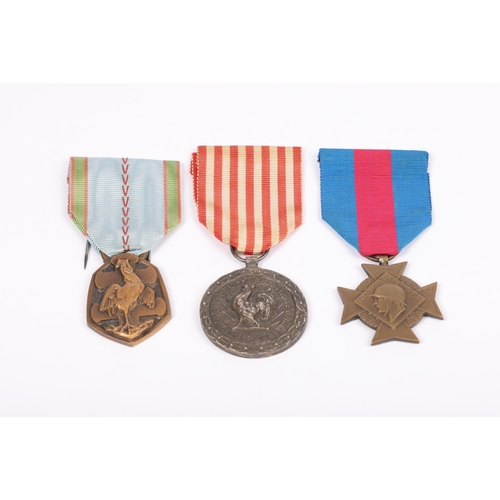 37 - Three French War medals: French Expeditionary Corps in Italy, 1943-44; 1939-1945 War Medal; and Volu... 