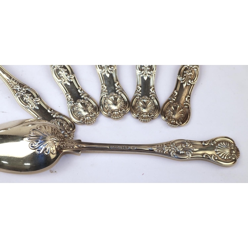 391 - 6 early Victorian solid silver hallmarked serving spoons, young head Victoria hallmark. Each spoon m... 