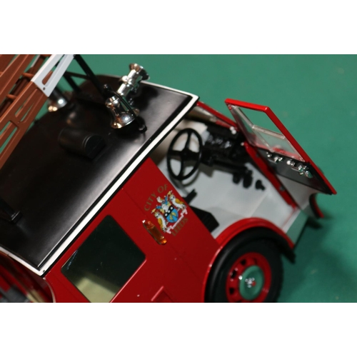 502 - An impressive 1:18 scale Original Classics Dennis F8 Ladder Escape Fire Engine. In red 'City of Leed... 