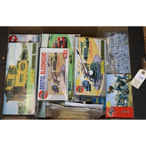 510 - A quantity of unmade kits by Airfix and a Revell etc. Scales include 1:76 and 1:72. Battle of Britai... 