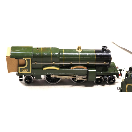 559 - Hornby O Gauge Train Set E320 Electric Passenger Set. Comprising a GWR 3 rail 4-4-2 tender locomotiv... 