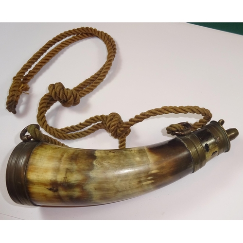 402 - A Georgian Militia horn priming flask, 7