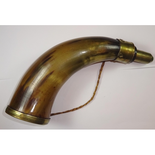 404 - An early 19th century horn powder flask for a Baker flintlock rifle, 9½