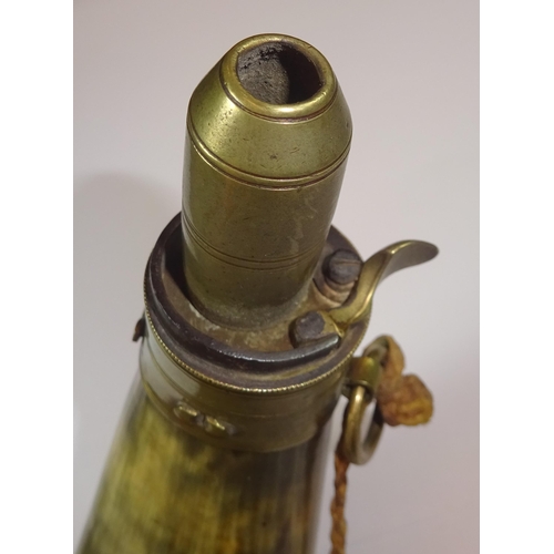 404 - An early 19th century horn powder flask for a Baker flintlock rifle, 9½