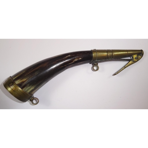 405 - An early 19th century Artillery Gunner's horn priming flask, 6½