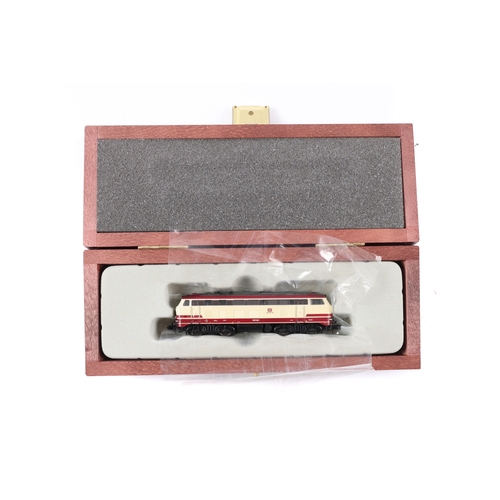 122 - TRIX MINITRIX DB Class BR 218 Epoche IV diesel locomotive (12391). In cream and maroon livery. In a ... 