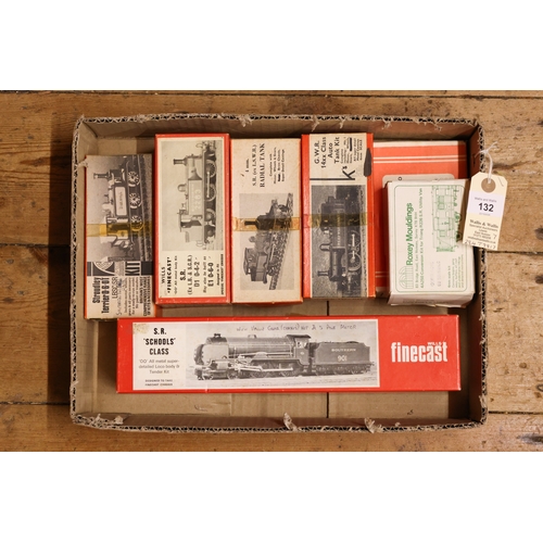 132 - A quantity of Wills Finecast etc Railway Kits. Completed: Stroudly Terrier 0-6-0T. Part Completed: E... 