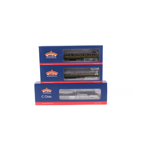 149 - 3 Bachmann '00' gauge items. Southern Railway C class 0-6-0 Tender Locomotive (31-461A). 1294 in unl... 