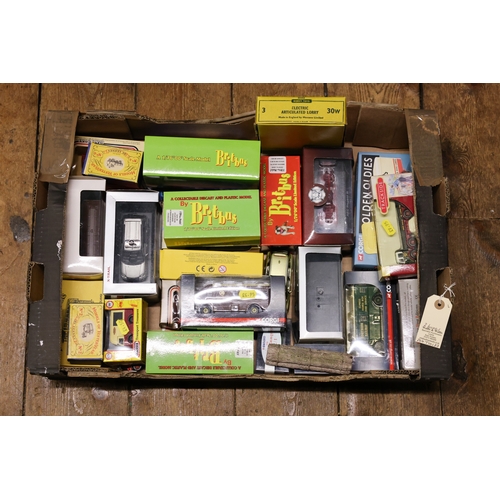 157 - A quantity of Various Makes. Including Oxford Omnibus, Oxford Commercials, Corgi Golden Oldies, Corg... 