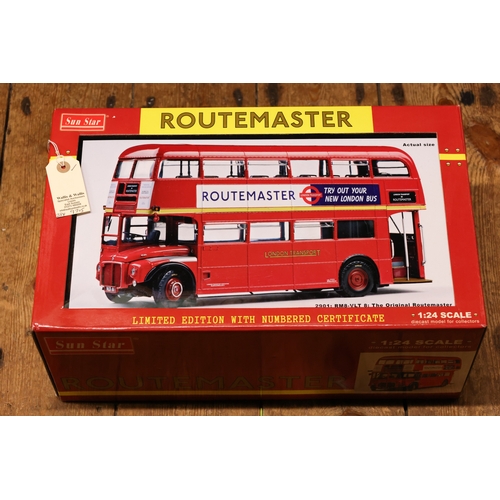 171 - Sun Star 1:24 Routemaster bus 2901 RM8-VLT 8. The Original Routemaster. Comes with detailed interior... 