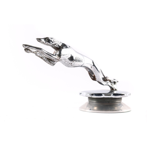 18 - A plated Lincoln Greyhound C.1930. In full flight, mounted on a plated screw top radiator cap. Basic... 