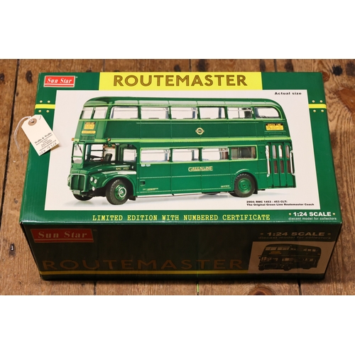 181 - A Sun Star 1:24 Routemaster Coach 2904 RMC1453 453 CLT. An example in Greenline livery, with no adve... 