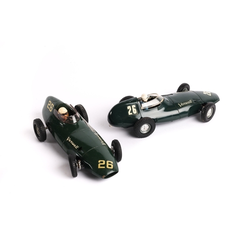 197 - A Tri-ang 1/20 scale electric Vanwall Racing car No 26 with driver. Windscreen and driver are loose.... 