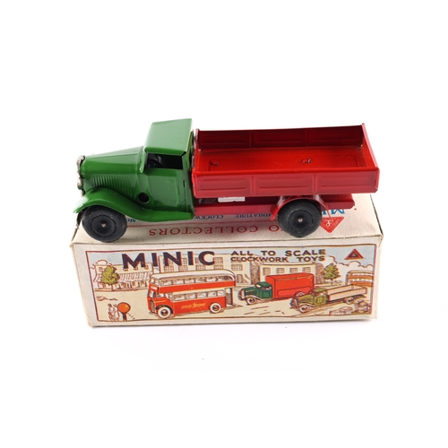 428 - A Tri-ang Minic clockwork standard radiator cab open back delivery lorry 25M. An unusual example wit... 