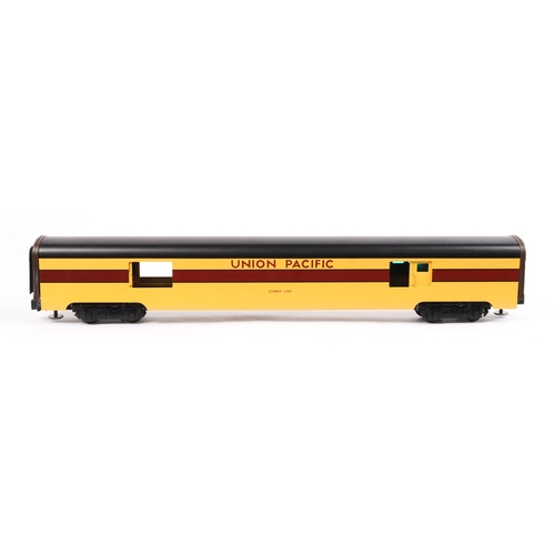 184 - An impressive rake of 5 Weaver O gauge North American outline UNION PACIFIC long bogie coaches. All ... 