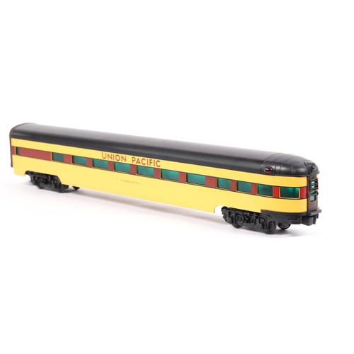 184 - An impressive rake of 5 Weaver O gauge North American outline UNION PACIFIC long bogie coaches. All ... 