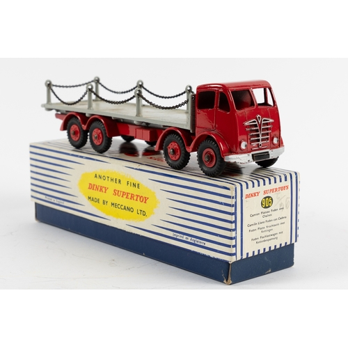 308 - A rare very late issue Dinky Supertoys Foden Flat Truck with chains (905). Cab and chassis in bright... 