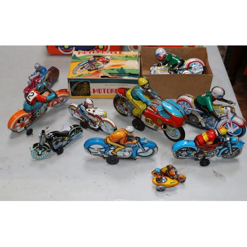 368 - 5 boxed tinplate motor cycles, made in Eastern Europe,3 have sidecars, 2 tinplate Motorcycles made i... 