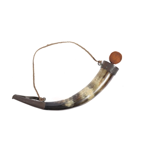 307 - A large Georgian gunner's powder horn, 16