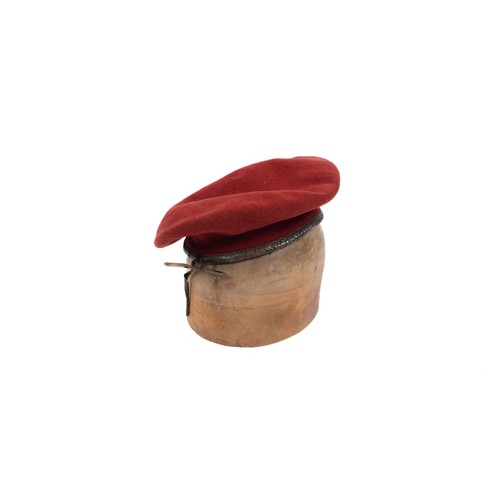 264 - A WWII Parachute Regiment beret, marked in lining 