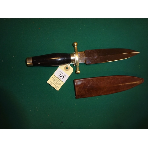 295 - A mid 20th century Sheffield hunting knife by R. Middleton, double edged leaf shaped blade 6½