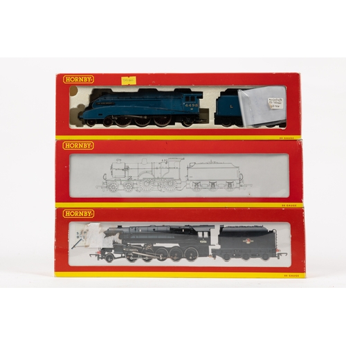 15 - 3 Hornby OO tender locomotives. (R.2527) A BR class 2P 4-4-0 40604 in lined weathered black livery. ... 