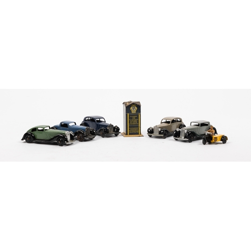 317 - 5 Dinky Toys Cars. 2x Rolls Royce (30b) in dark blue and fawn. Rover (36d) in green. Humber Vogue (3... 