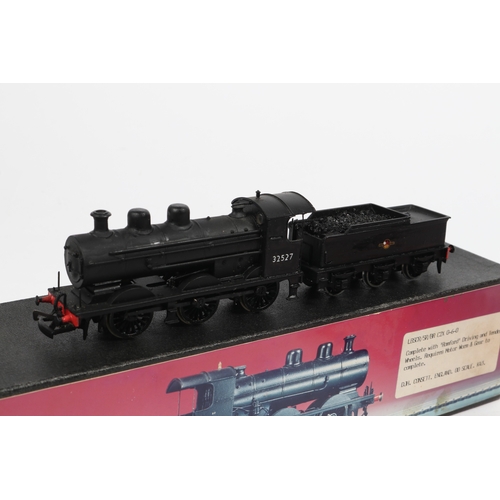 49 - 2 OO Gauge Locomotives. An electric DJH BR ex LBSCR/SR Class C2X 0-6-0 Tender Loco, 32527 in unlined... 