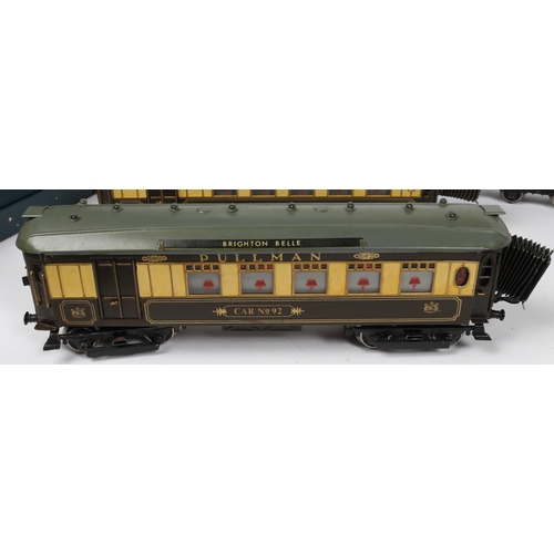 69 - A rare Hornby O Gauge 3-rail electric 5 car Brighton Belle set. 2 power cars, Car No.92 and Car No.9... 