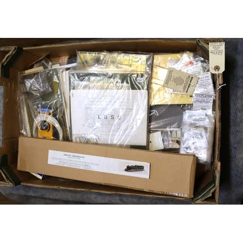 62 - A good quantity of useful OO/HO model railway accessories. Most items still sealed in their packs/pa... 