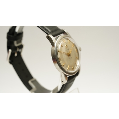 39 - Omega Seamaster Automatic in steel. 34mm. Reference 2577-8. Silvered two tone dial with some degrada... 