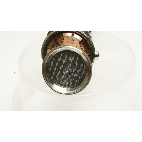 49 - Omega automatic chronometer in steel. 33mm. Reference 2652-3SC. Cream dial with gilt indices. Caseba... 