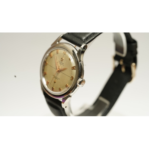 49 - Omega automatic chronometer in steel. 33mm. Reference 2652-3SC. Cream dial with gilt indices. Caseba... 