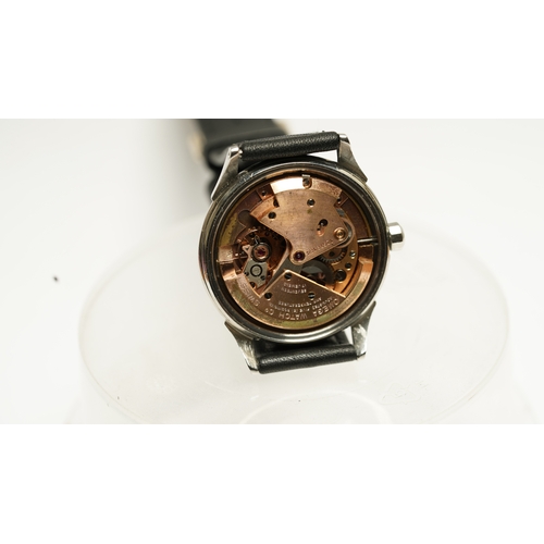49 - Omega automatic chronometer in steel. 33mm. Reference 2652-3SC. Cream dial with gilt indices. Caseba... 