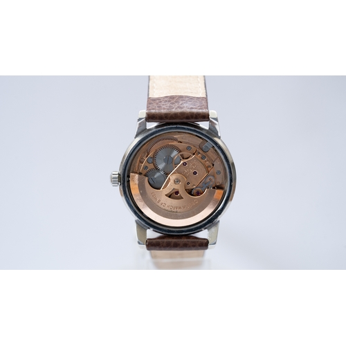 30 - Omega Seamaster Automatic in steel. Reference 165.003. 34mm. Silvered dial marked Omega, Automatic, ... 