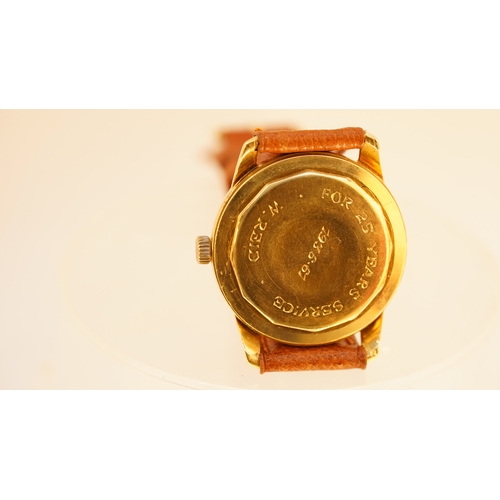 14 - Lemania Troy wristwatch in 18kt gold. 33mm. Gold coloured dial with applied gilt indices and Arabic ... 