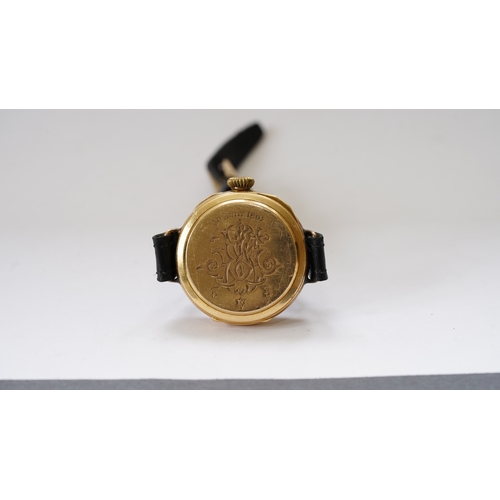 16 - Gentleman's Am Watch Company, Waltham, Mass, wristwatch conversion in 18kt gold. 35mm. Hinged case w... 
