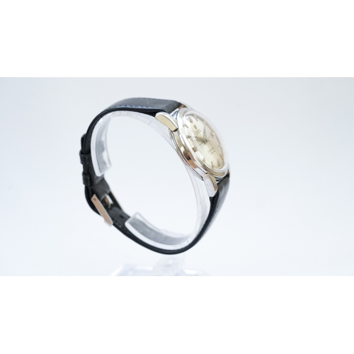 41 - Omega Seamaster Calendar in steel. 34mm. Caseback marked Seamaster, waterproof. Silver dial with cro... 