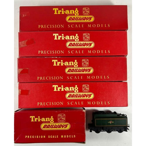 231 - A quantity of Tri-ang OO model railway. An AIA-AIA diesel electric locomotive D5572. A Princess Roya... 