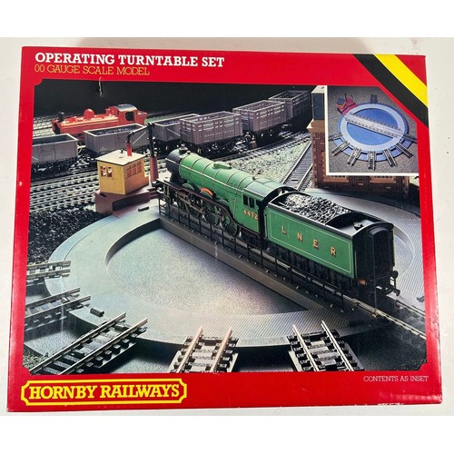 232 - A quantity of OO railway mostly by Hornby. An unboxed Dublo Class A4 4-6-2 tender locomotive, Mallar... 